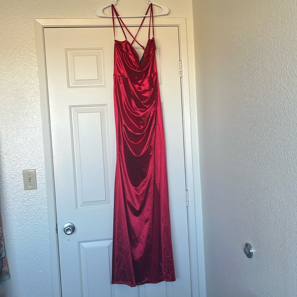 Red Windsor formal dress, size 5/6